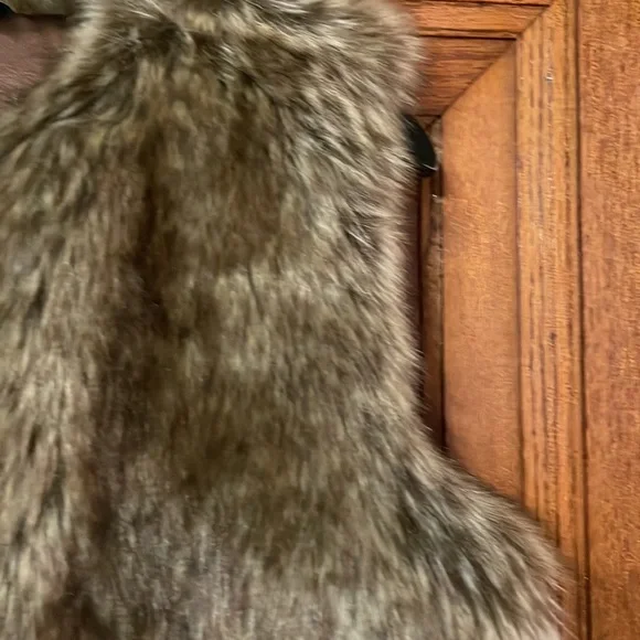 Polo Ralph Lauren brown faux fur vest; kid’s XL Adorable - Picture 4 of 10